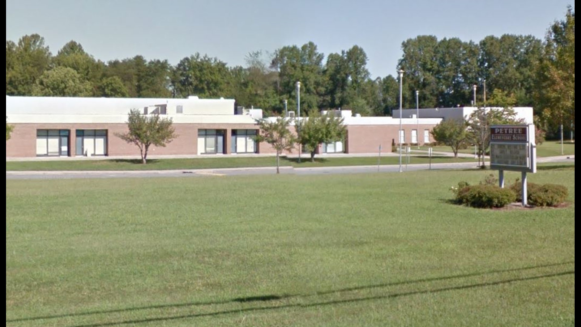 Mass school sickness blamed on spicy food, sympathy vomiting