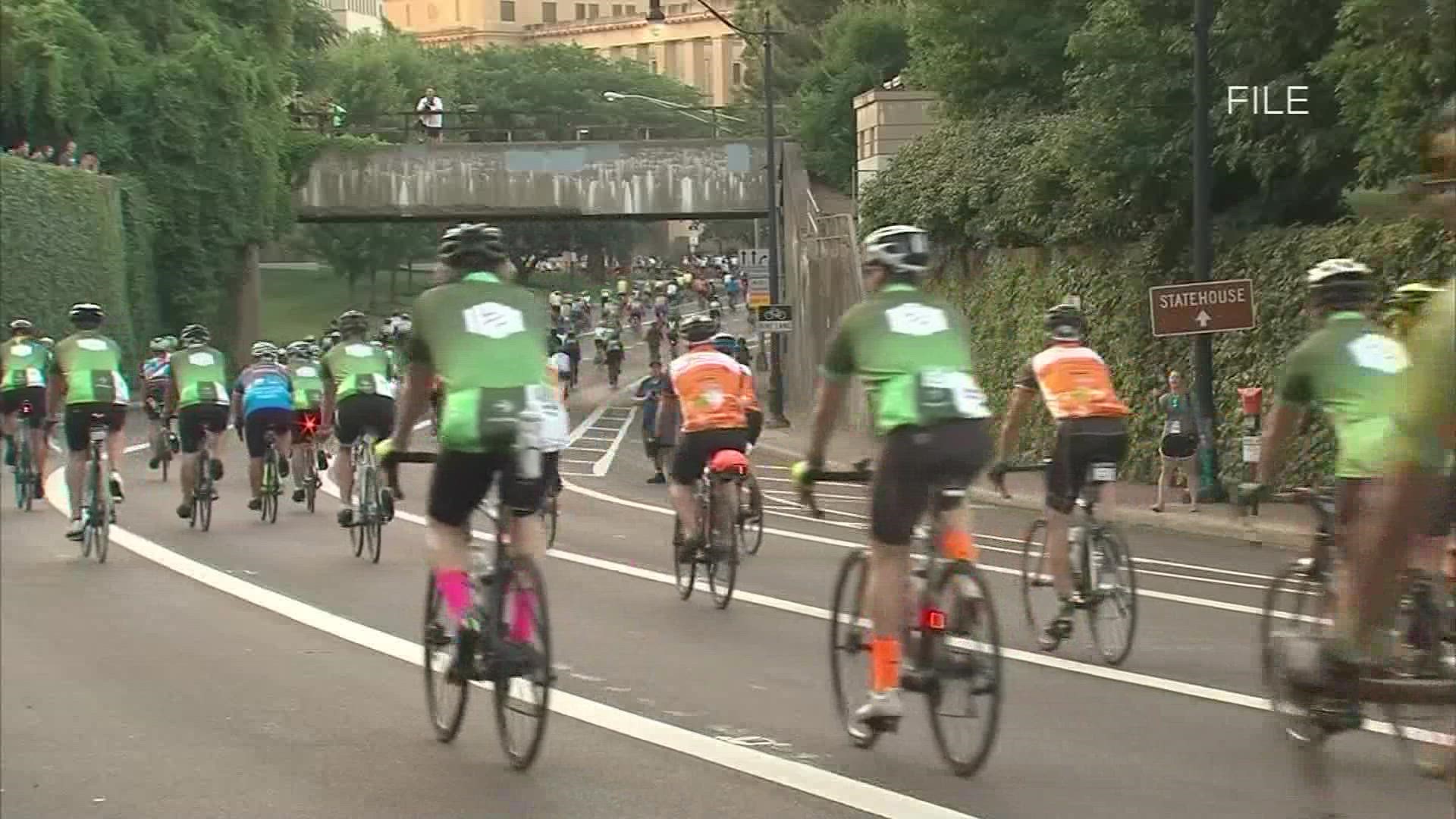 Thousands bike across central Ohio for Pelotonia 2021