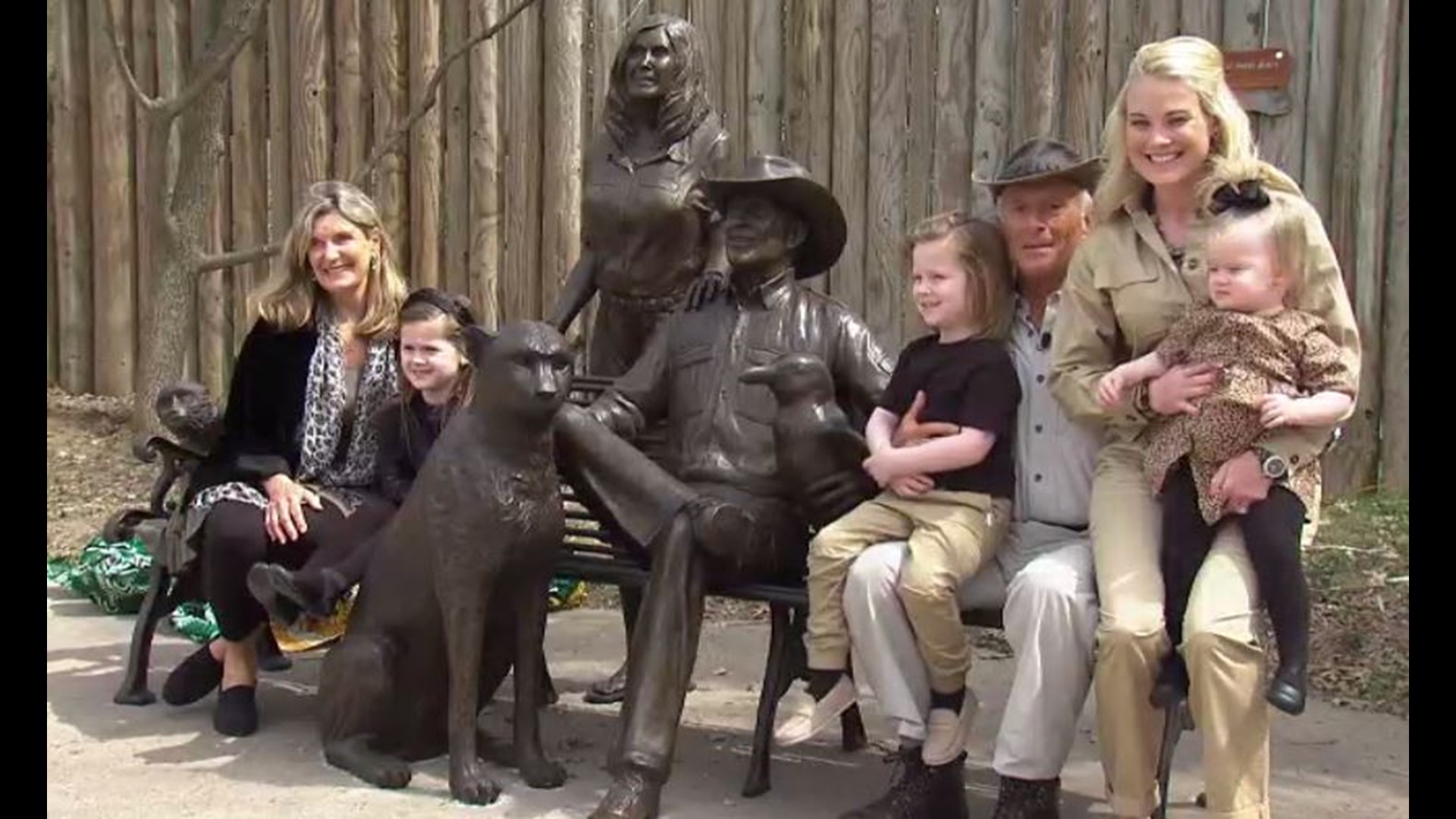 Jack and Suzi Hanna statue unveiled at Columbus Zoo | 10tv.com