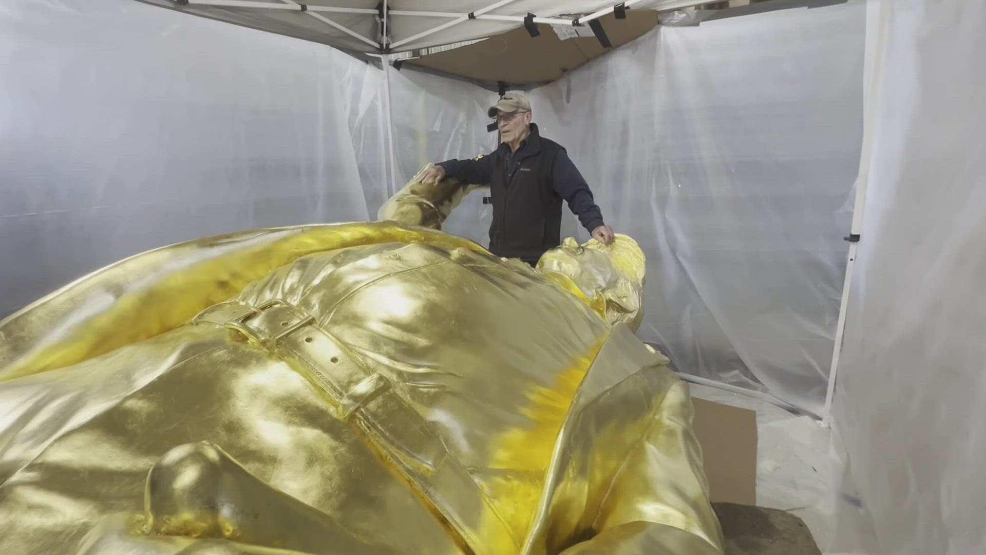 10tv.com - Kristen McFarland - 15-foot Trump statue sits in Zanesville awaiting installation, final payment