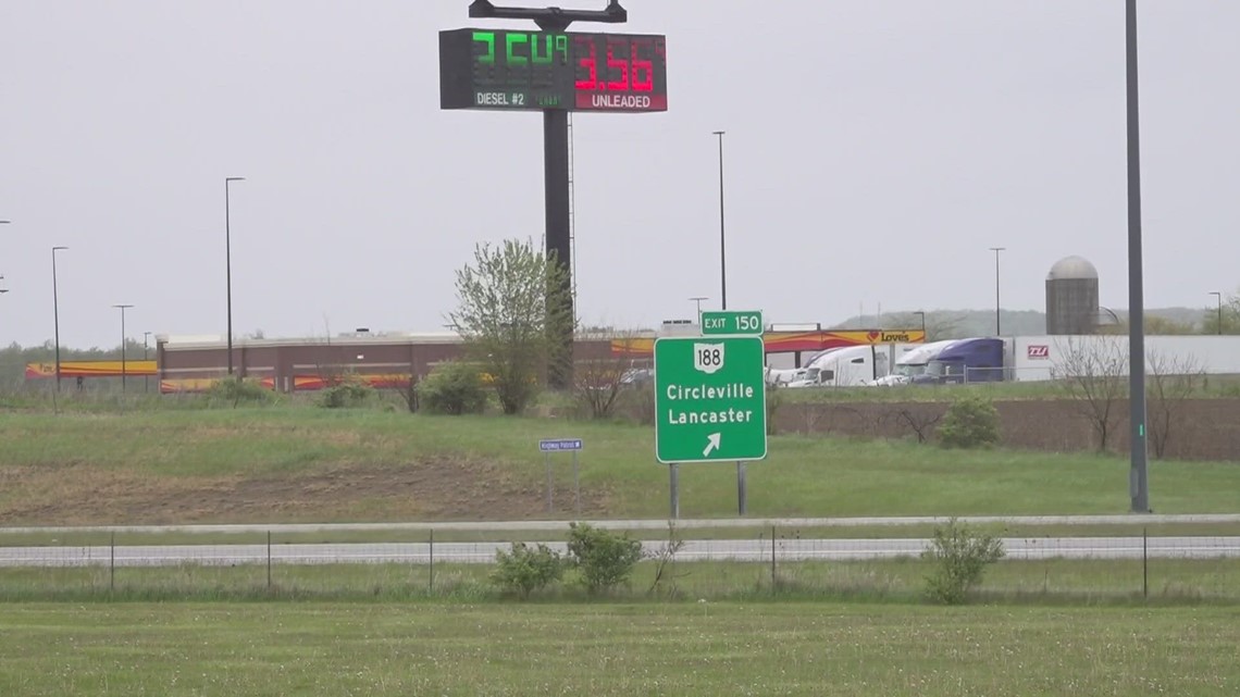 Ohio agencies urge highway safety after woman dies while trying to help teens in crash - Vimarsana News