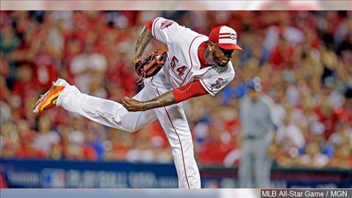 Yankees acquire All-Star closer Aroldis Chapman from Reds for four