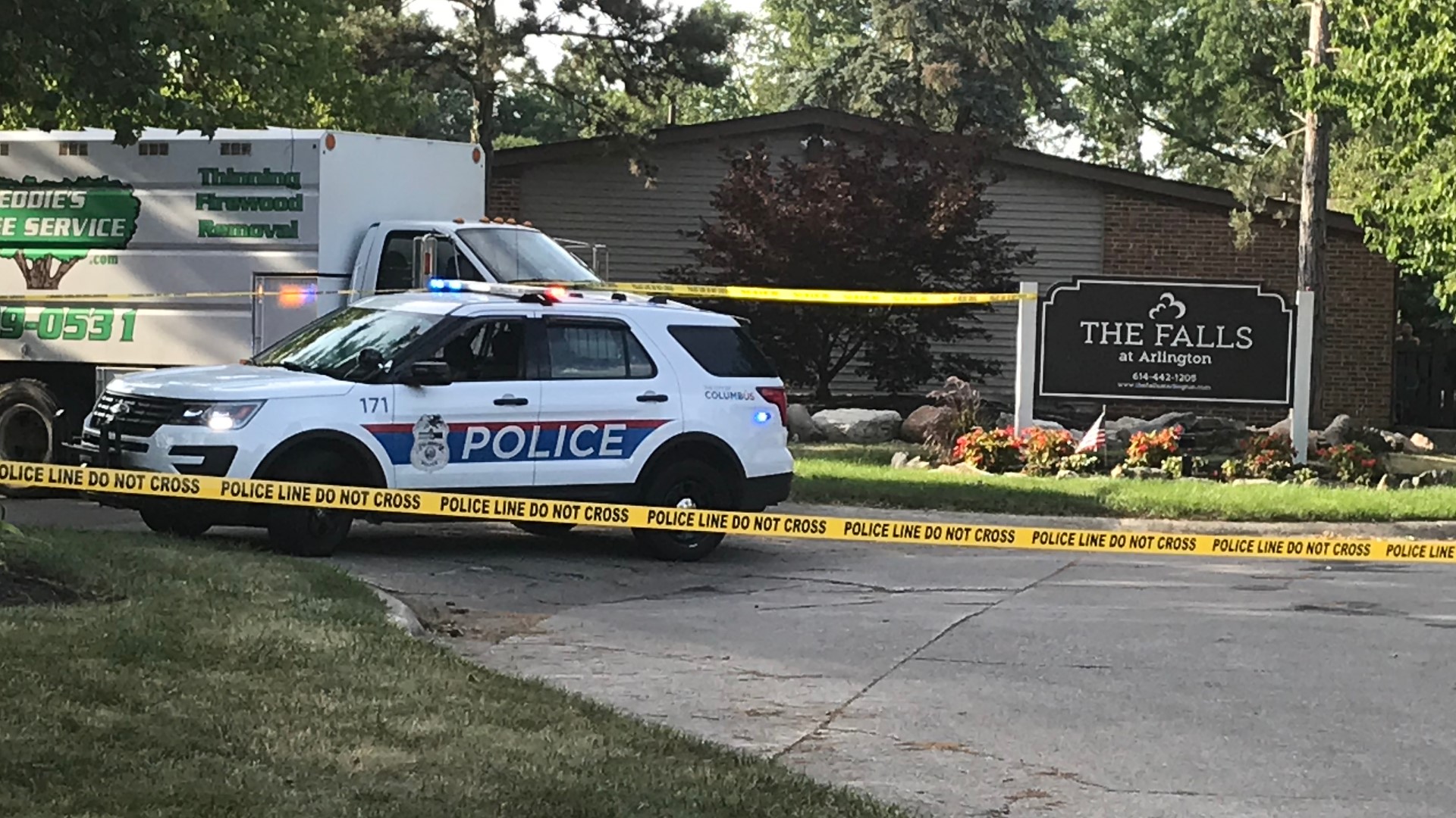 1 seriously hurt in shooting at Columbus apartment complex