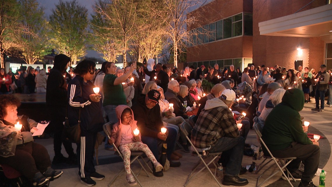 Families, recipients gather at Ohio candlelight ceremony honoring organ donation