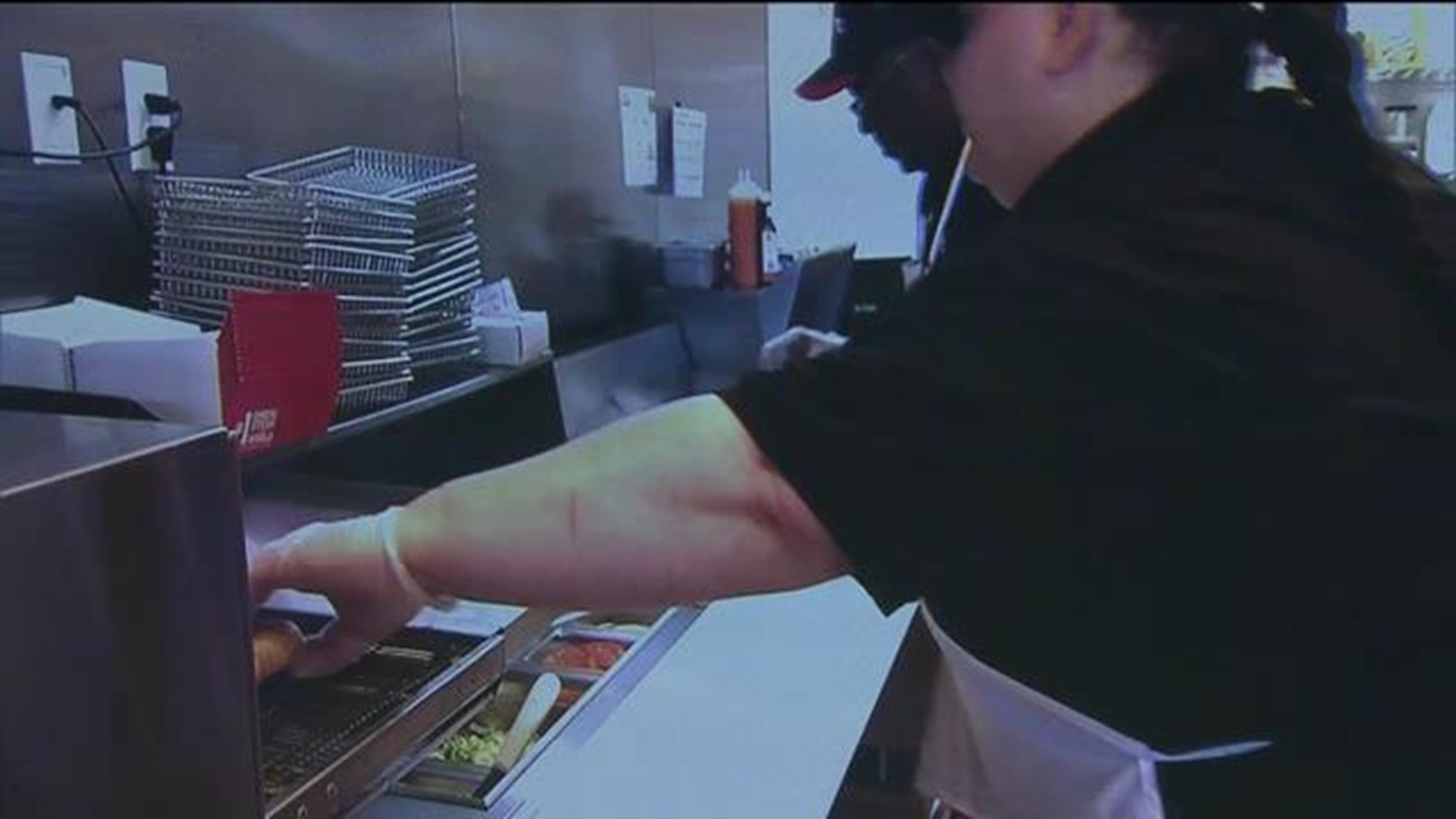 Restaurant owner creating ways to help staff during shutdown