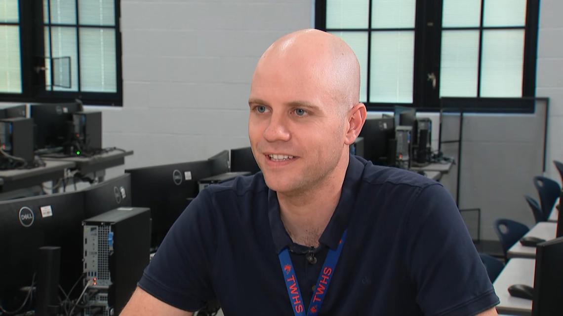Thomas Worthington HS teacher places 2nd on Jeopardy! Tuesday evening