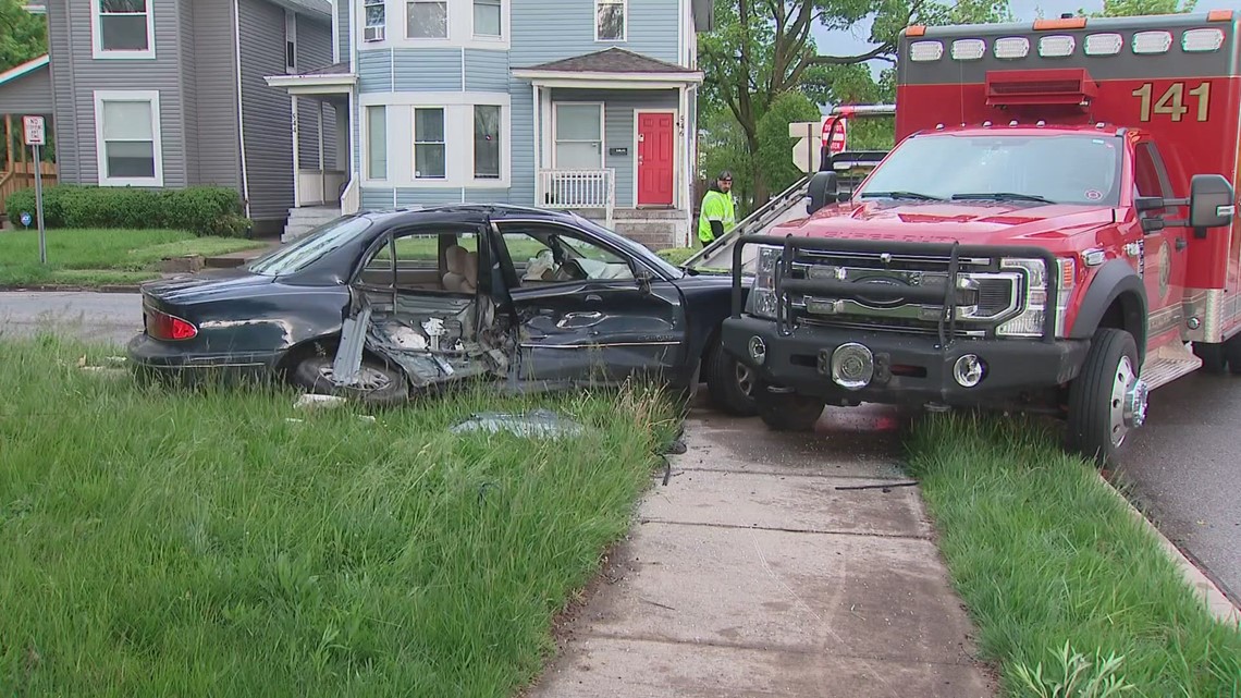 3 Juveniles, 2 Adults Injured In Crash Involving Ambulance In Columbus ...