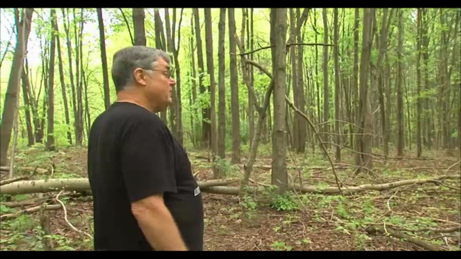 Witness Recalls Frightening Encounter With Bigfoot - Finding Bigfoot -  YouTube