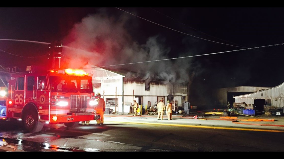 Hilliard Rome Road shut down after barn fire