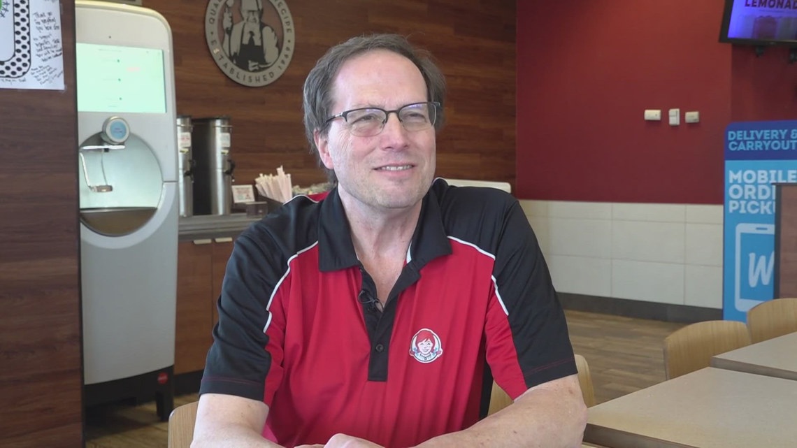 Central Ohio man retires from Wendy’s on 40th anniversary with the company