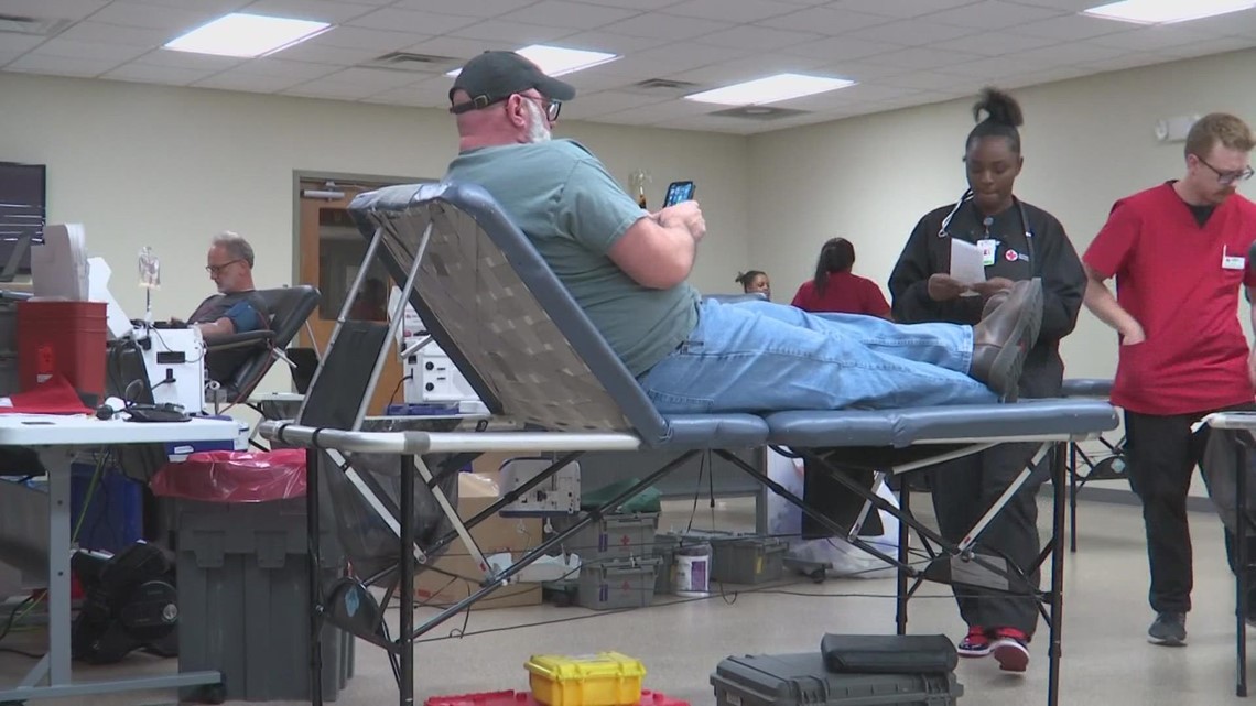 Ross County residents donate blood in honor of deputy seriously injured in shooting - Vimarsana News