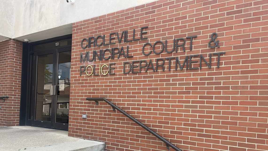 Circleville City Council votes in favor of separation agreements with former police chief, deputy chief amid investigations - Vimarsana News