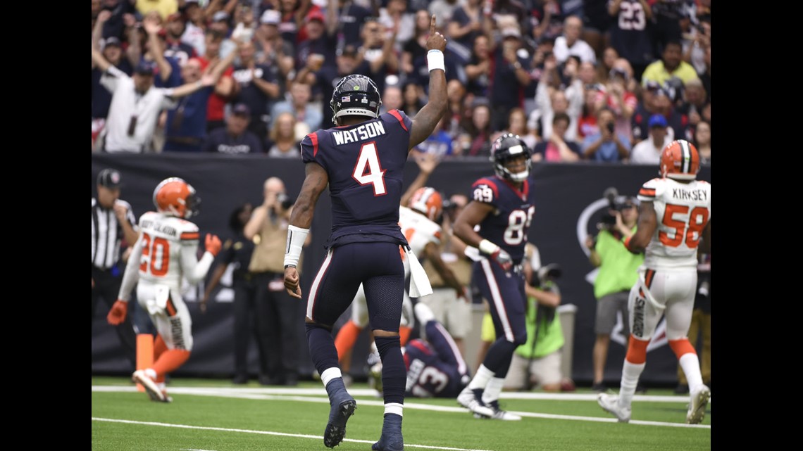 Deshaun Watson throws three TD passes to lead the Houston Texans