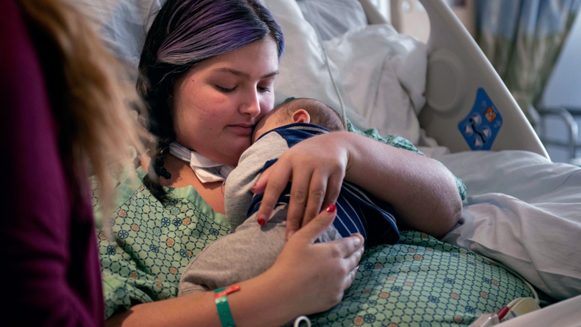 Mom who battled COVID meets 2-month-old son for first time - Vimarsana News