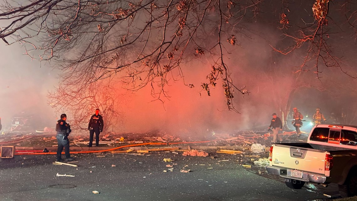 Virginia house explosion kills 1 firefighter, injures 11 others - Vimarsana News
