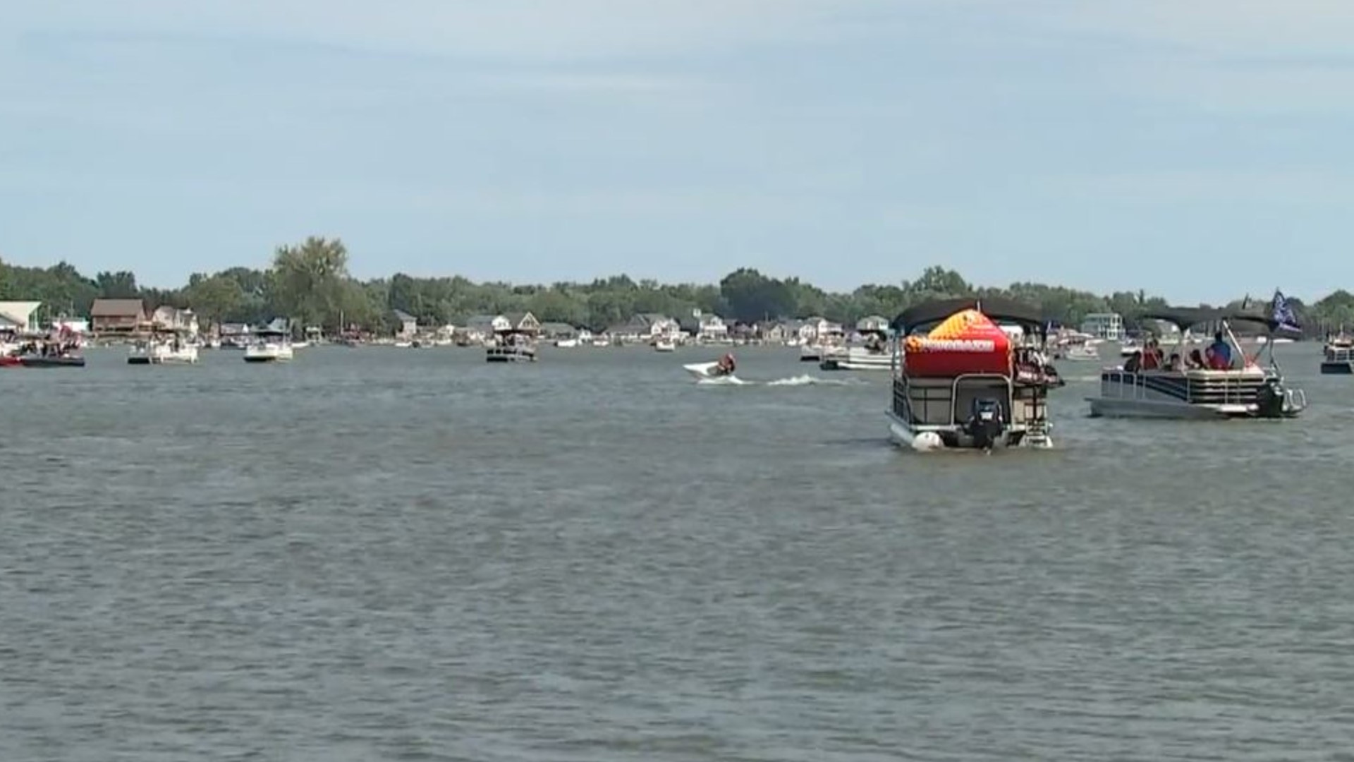 A beautiful Labor Day on Buckeye Lake brought out hundreds of boaters to the water.