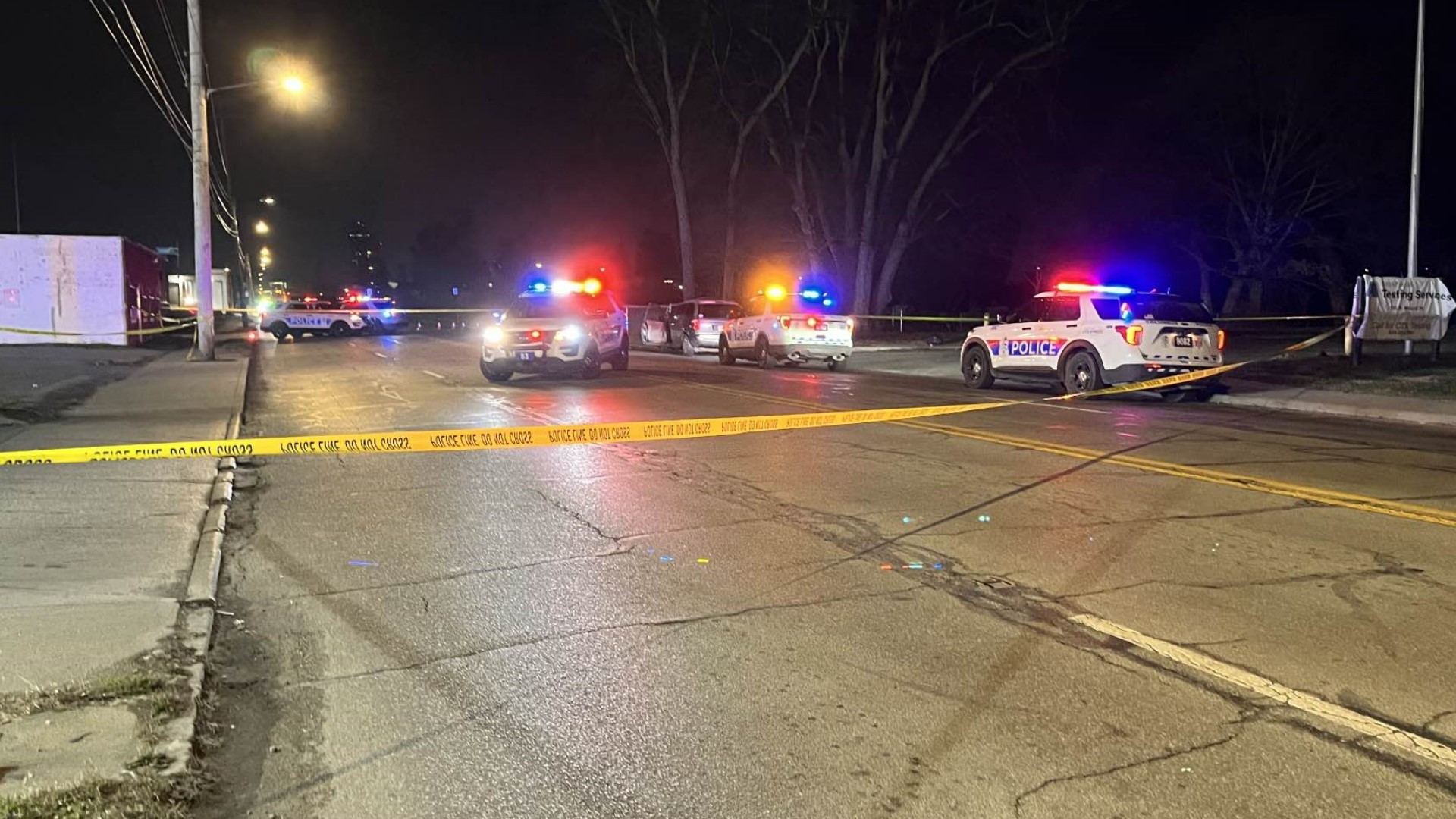 No, doctors don't need to aspirate the COVID19 vaccine site