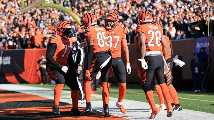 Mixon runs for career-high 165 yards, Bengals crush Steelers