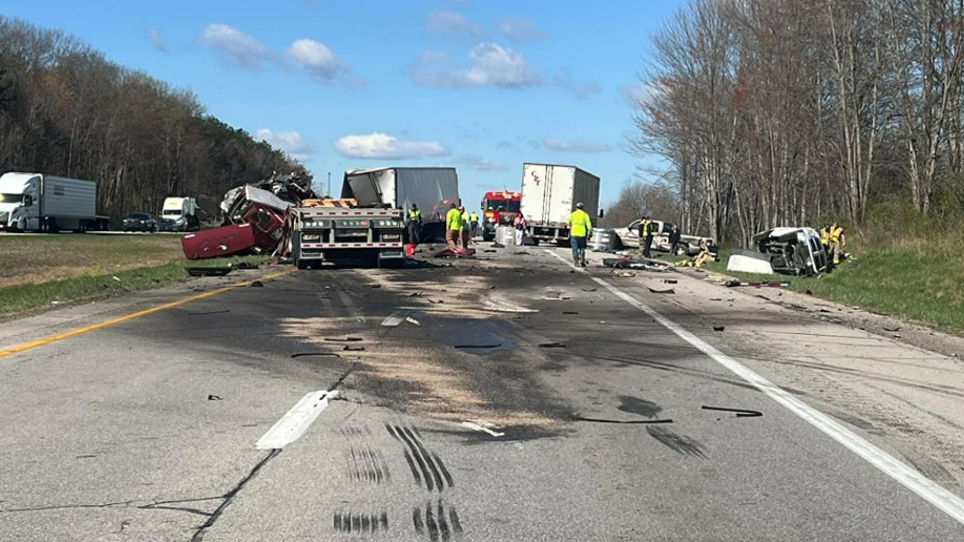 I-70 crash in Licking County involving semis leaves 1 injured | 10tv.com