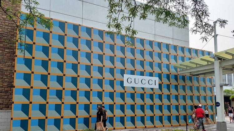 malls with gucci near me