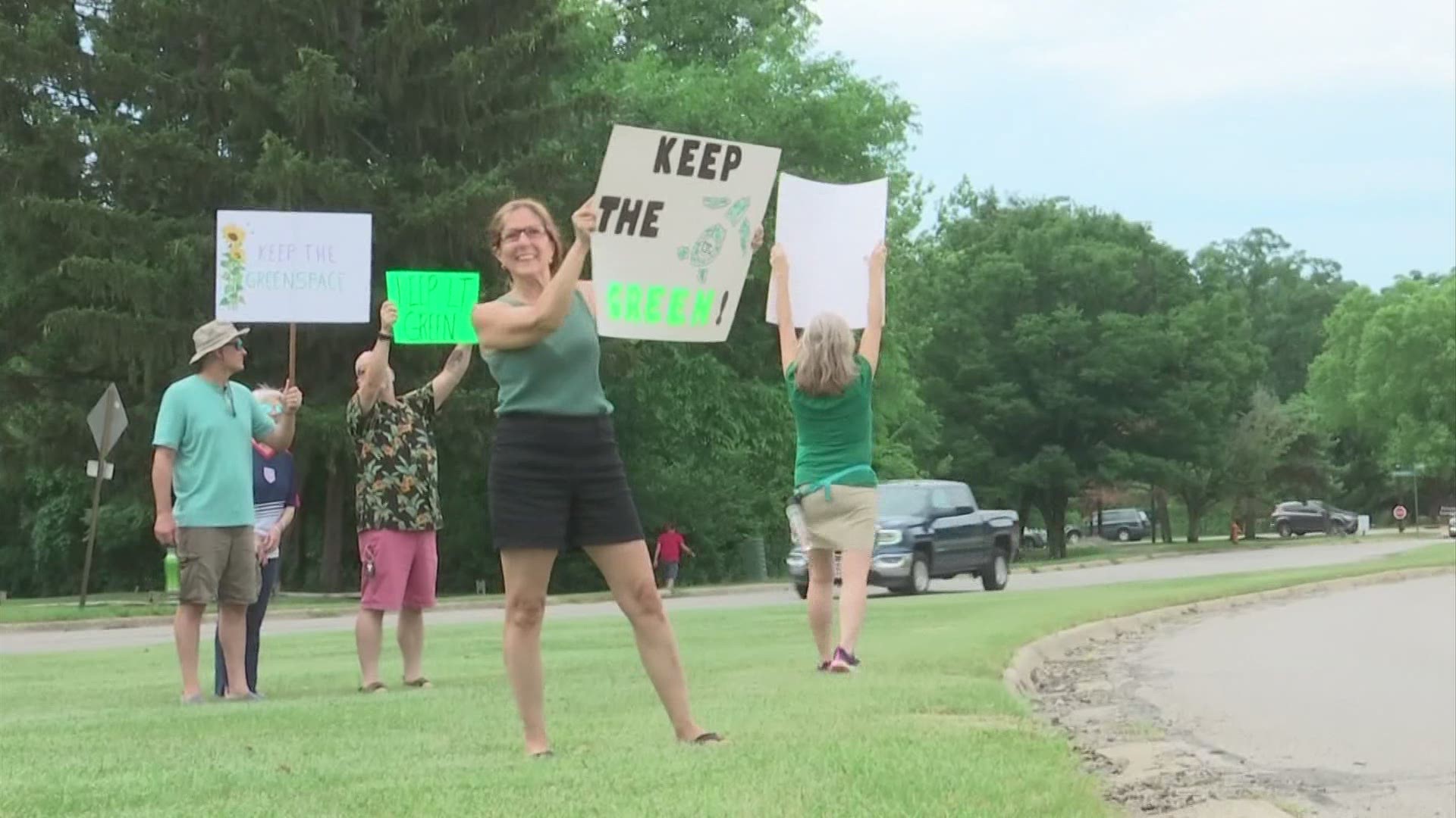 Columbus wants to combine the north and southbound lanes of Little Turtle Way into one two-way road.