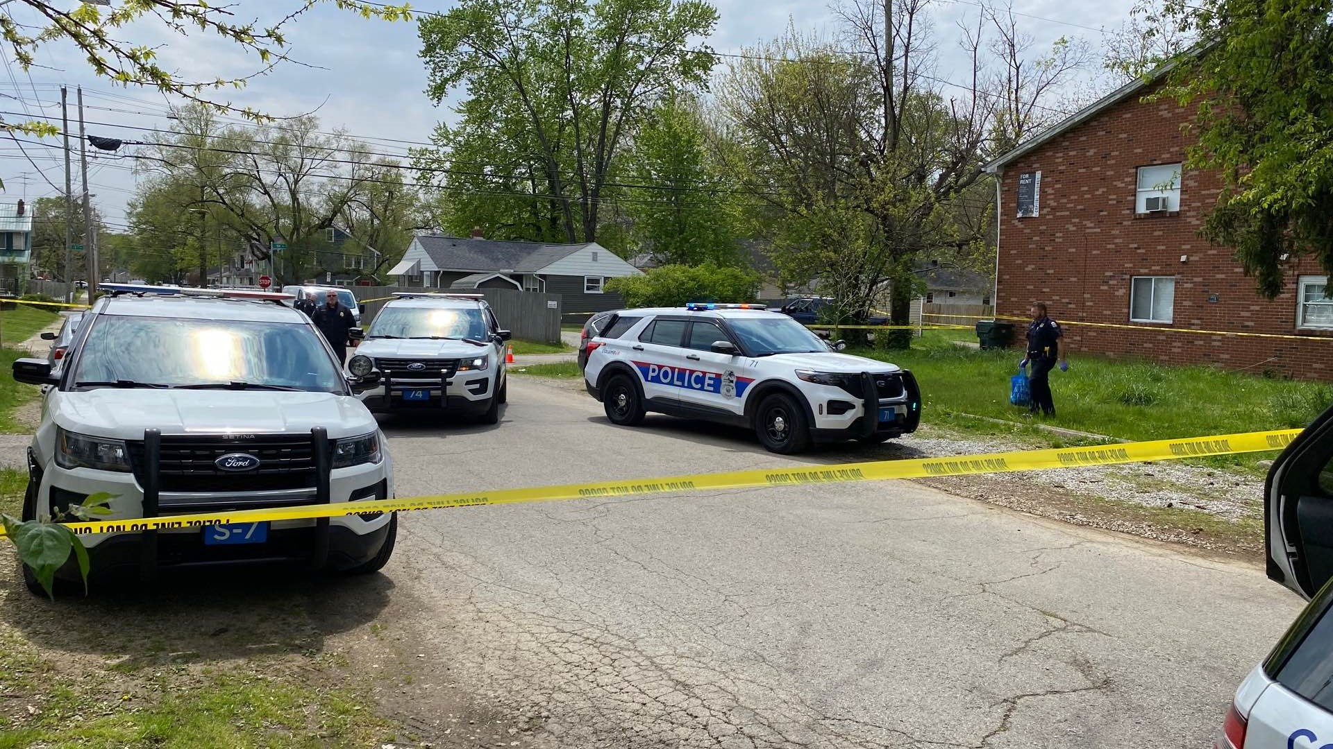 Officers were called to the 700 block of Northview Avenue off of East 5th Avenue around 12:30 p.m. for a reported shooting and crash.