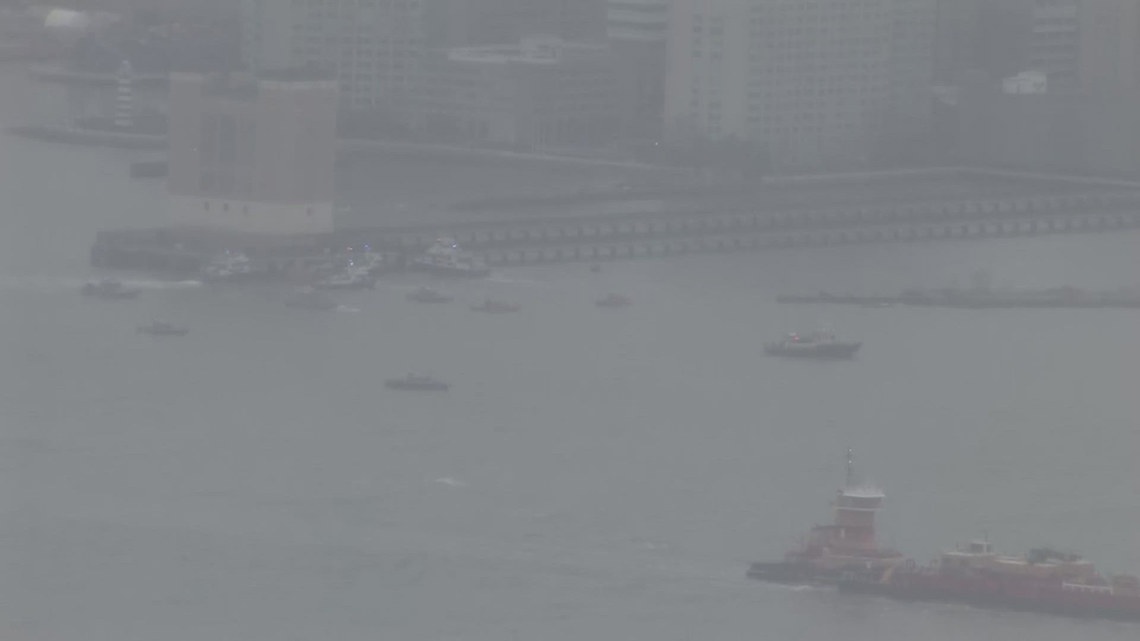 6 killed after helicopter crashes into Hudson River in New York City, AP source says | 10tv.com