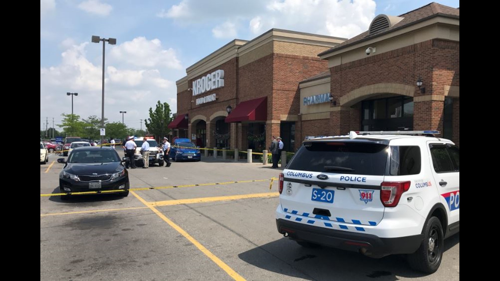 Man shot after fighting back during robbery attempt outside east