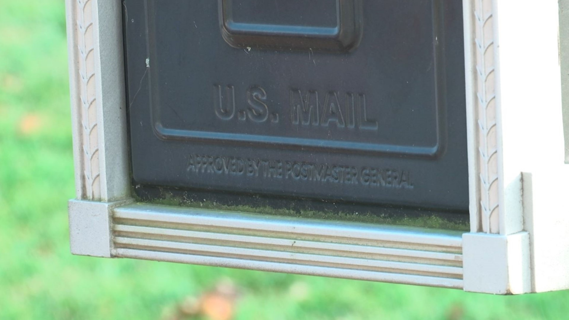 Neighbors who have been looking for mail from the U.S Postal Service said their mail has been delayed for a week at a time.