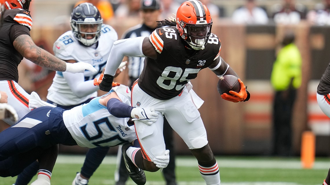 Browns: David Njoku will play vs. Ravens despite burn accident