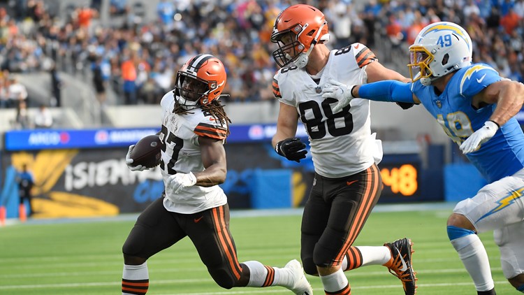 Watch Nick Chubb score his second touchdown vs. the Chargers on a