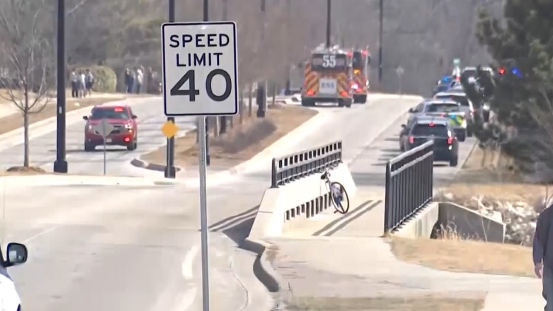 Student shoots, wounds 2 at Kansas high school - Vimarsana News
