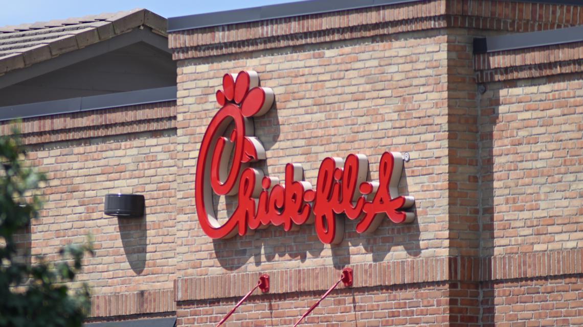 Chick-fil-A bans 16 year olds from eating in restaurant | 10tv.com