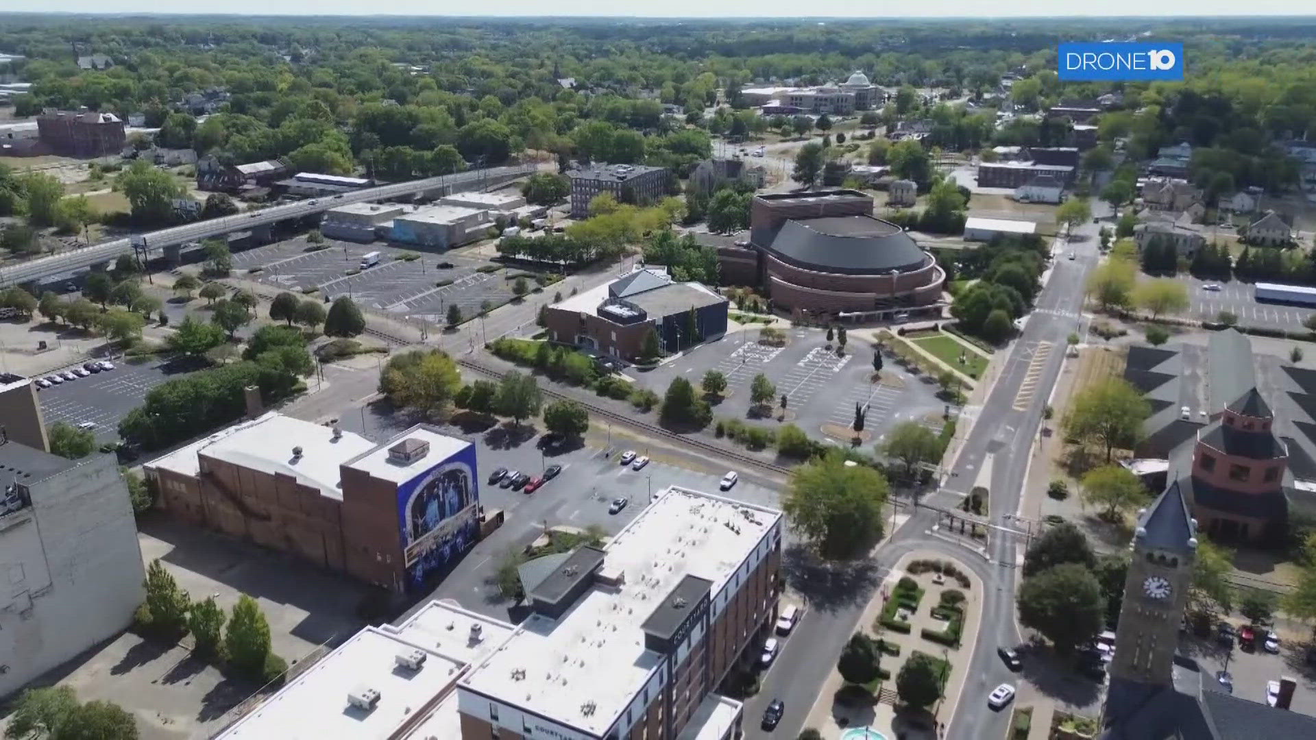 Ohio couple who bought Showboat Majestic hope to restore it | 10tv.com