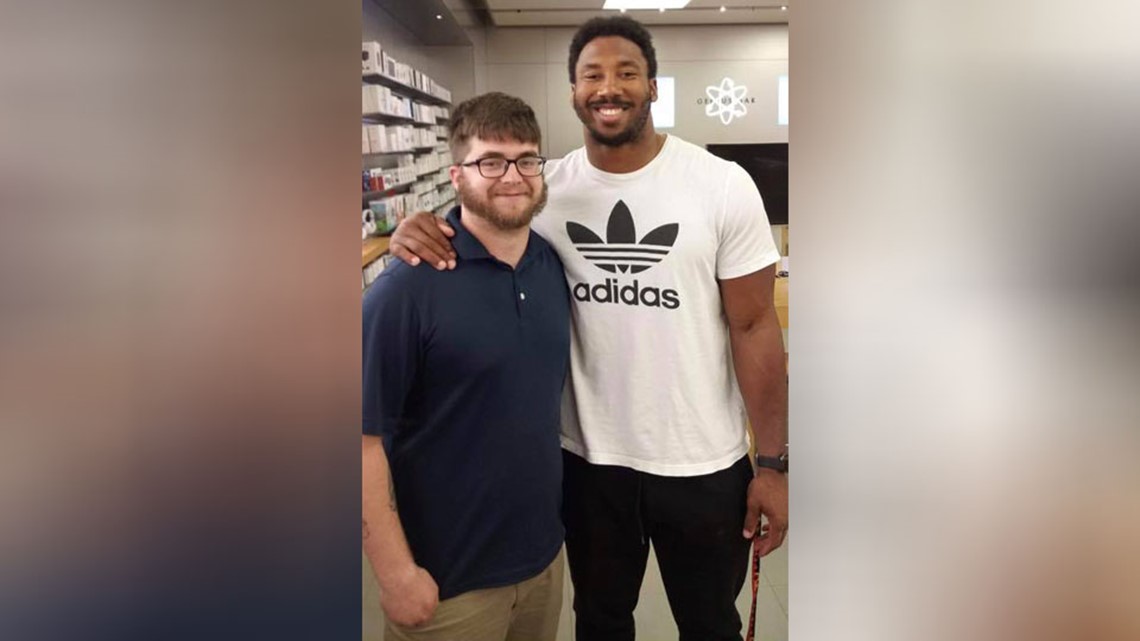 Myles Garrett helps Cleveland Browns fan by paying off his iPhone