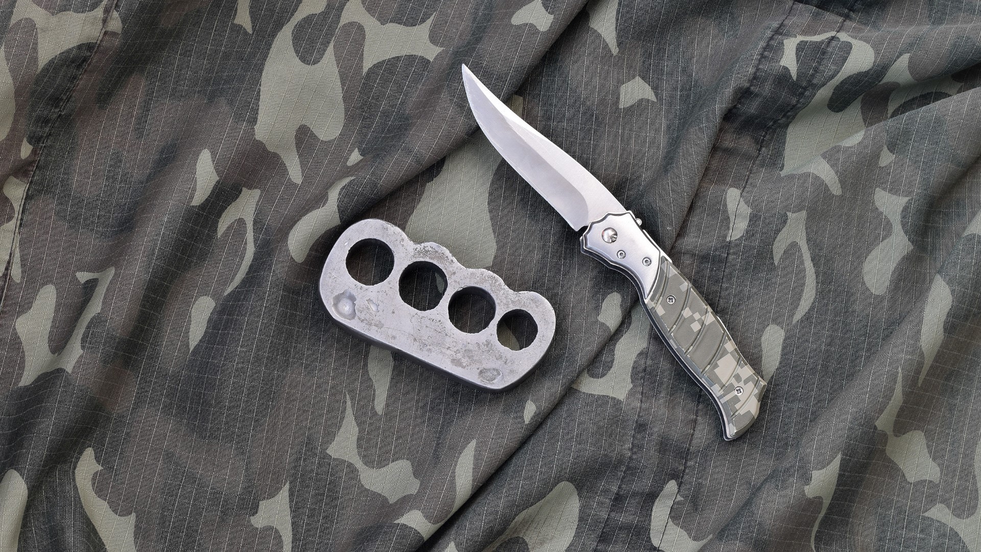 Ohio law now permits hidden knives, possession of brass knuckles