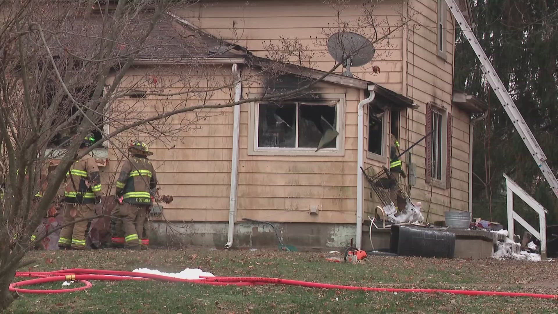 The fire happened in the 2600 block of Mud House Road NE near Valley View Road NE around 6:40 a.m.