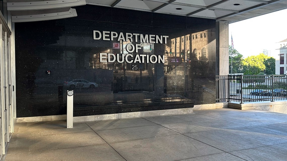 Judge extends restraining order on Ohio's education overhaul - Vimarsana News