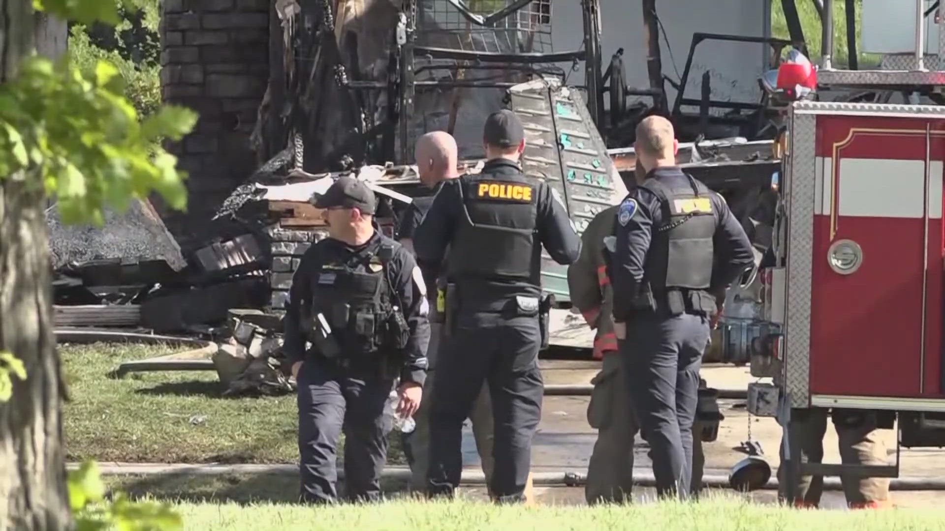 2 dead after plane crashes into Akron home, police say | 10tv.com