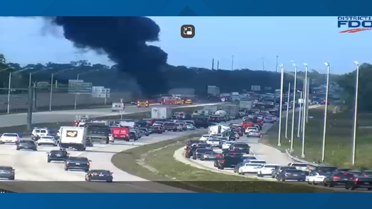 Sheriff: 2 dead after plane traveling from Ohio State Airport crashes on Florida highway