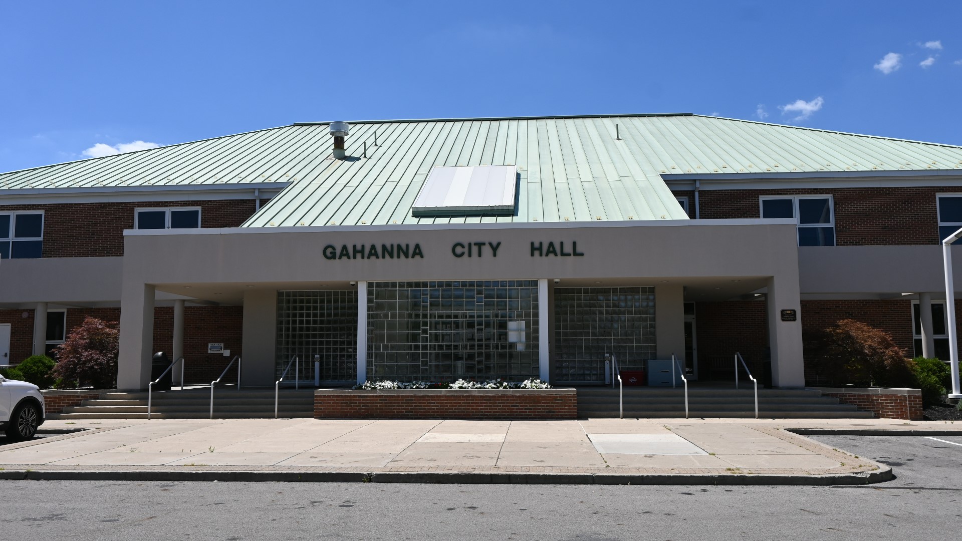 Gahanna City Hall cleared after bomb threat