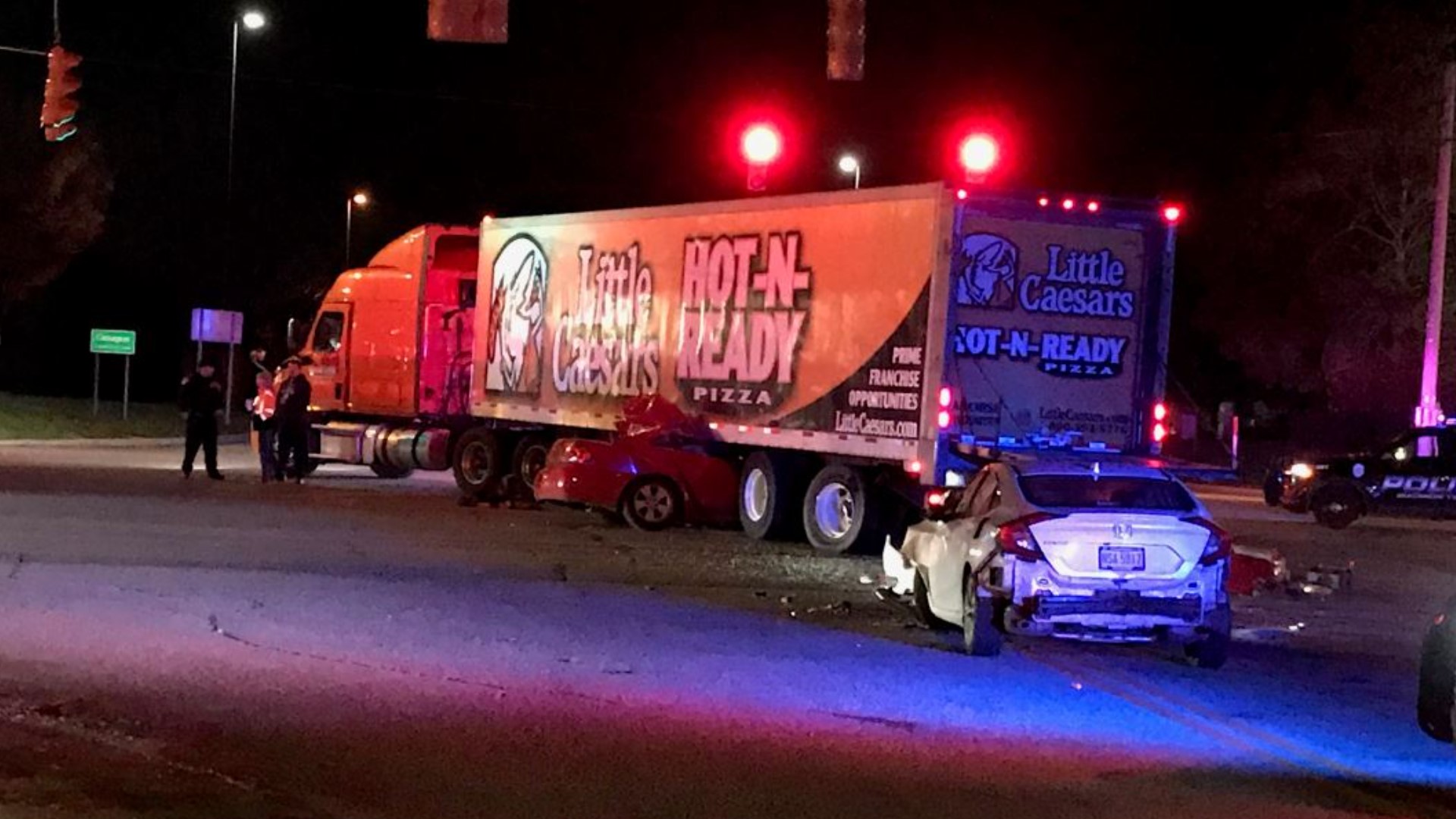 5 injured in multivehicle crash on Alum Creek Drive