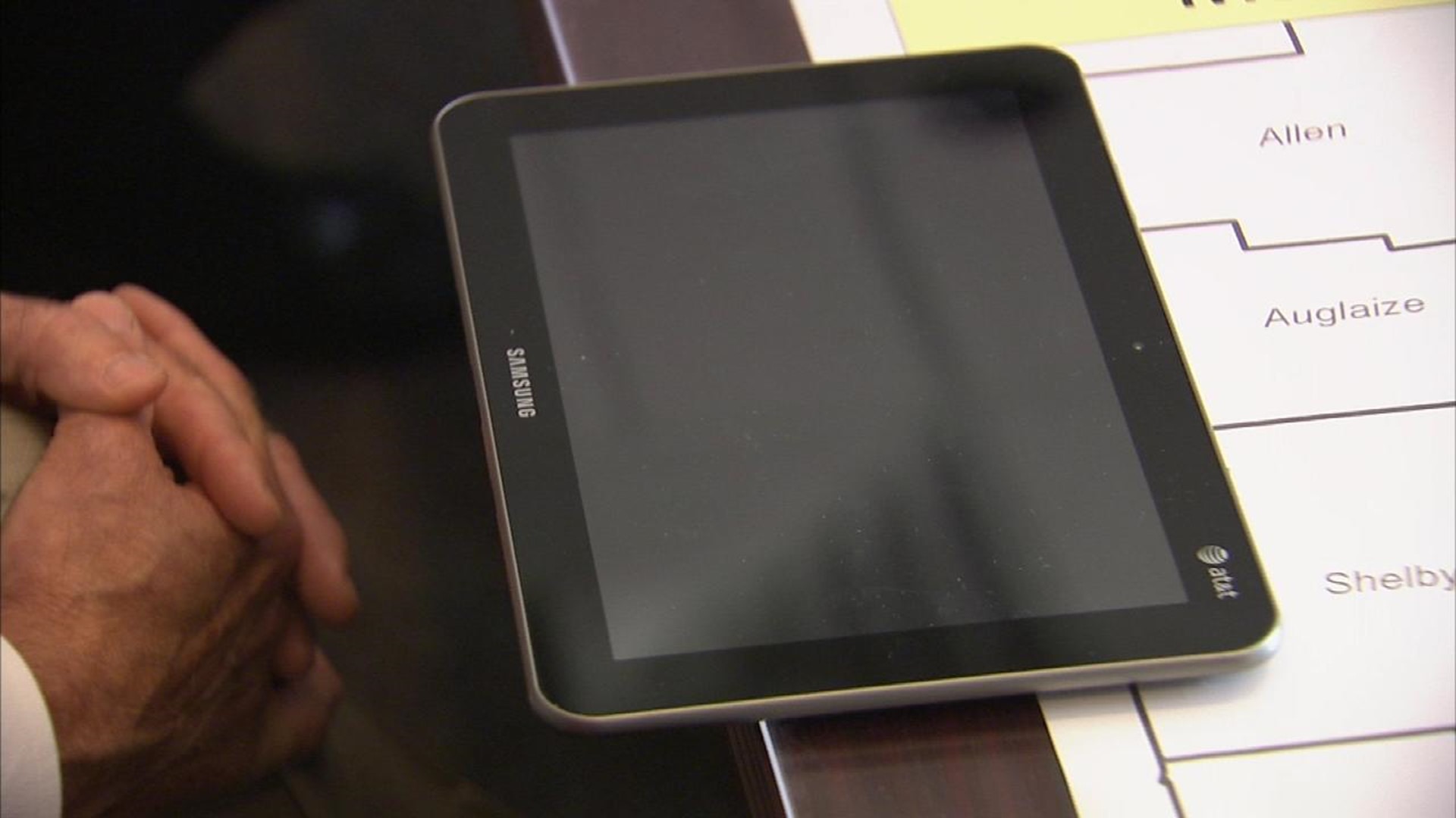 New Technology Allows Police To Use Phones Tablets As Bait For Would