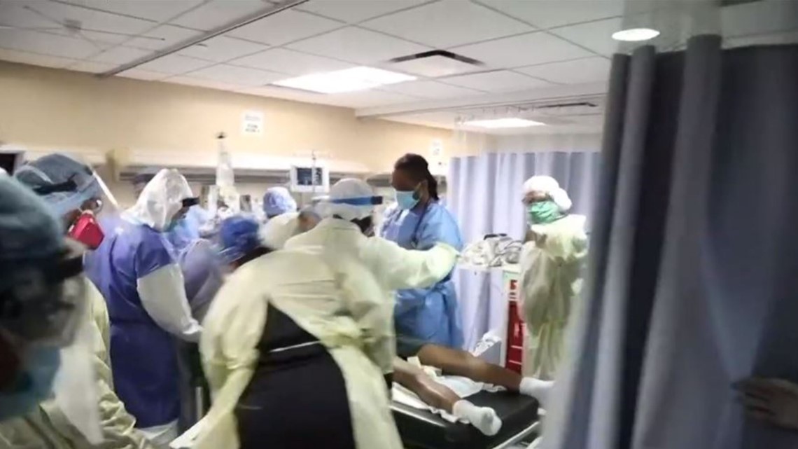 Here's what it's like inside a New York emergency room treating COVID