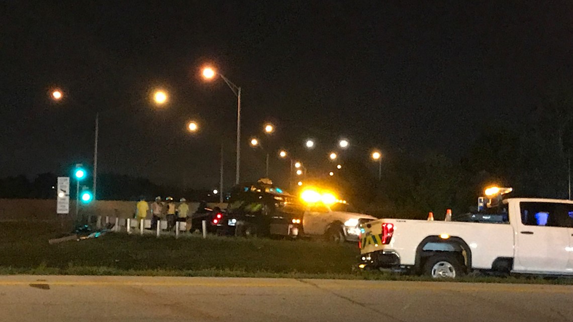 2 injured in north Columbus crash - Vimarsana News