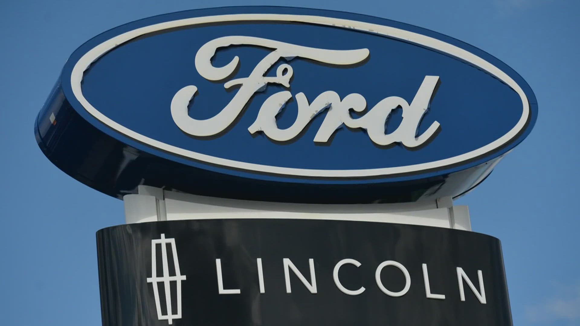 Ford recall More than 1 million vehicles may have rearview camera