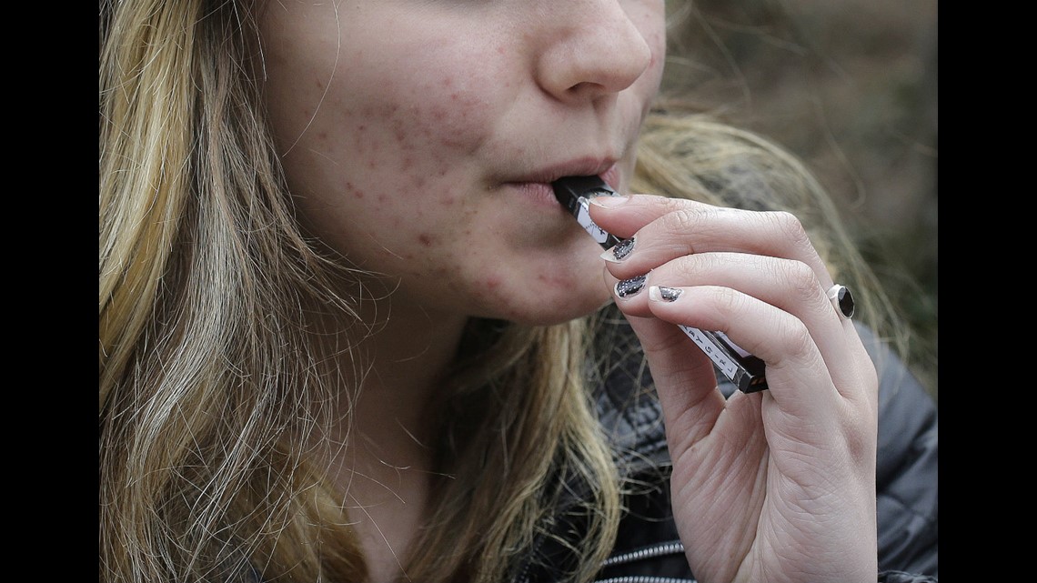 Teens are being hospitalized for lung damage after vaping 10tv