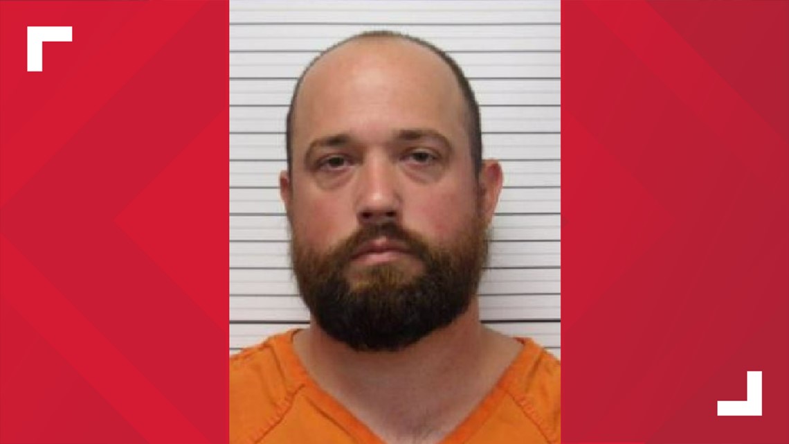 Marion man indicted for stealing money from customers - Vimarsana News