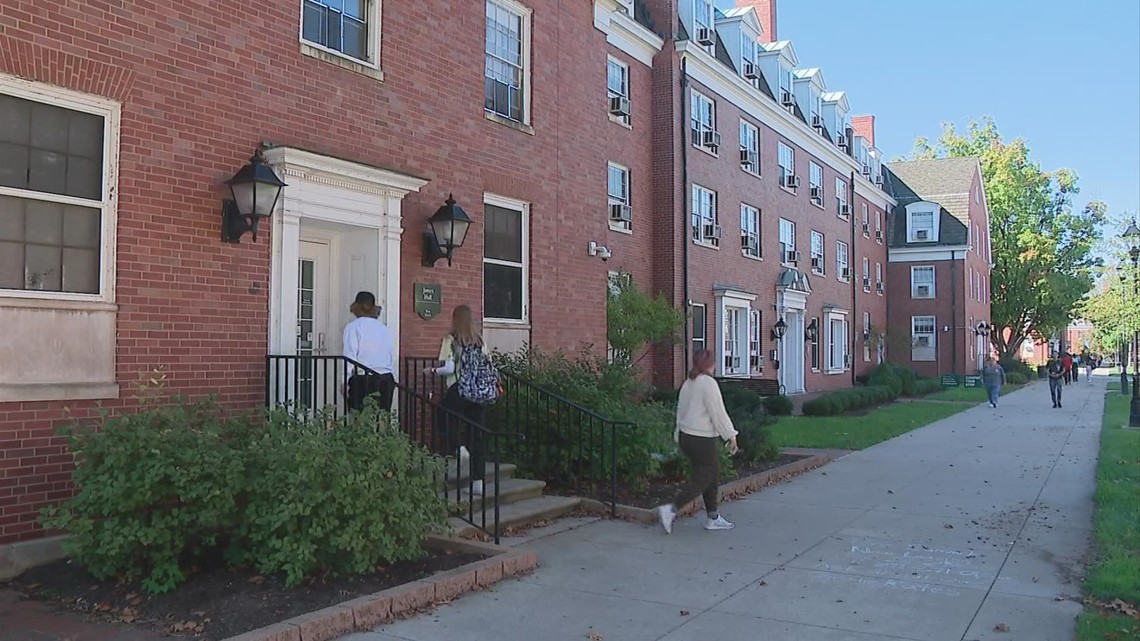 College students return to campus with new COVID-19 guidelines