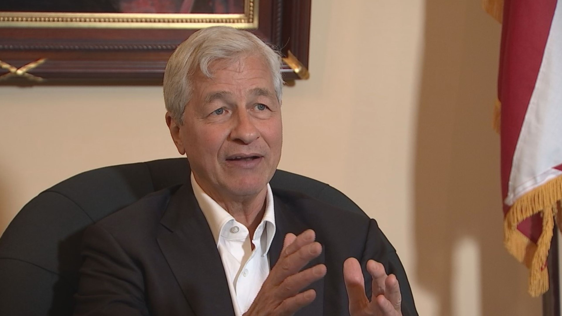 Jamie Dimon sat down with 10TV’s Clay Gordon to discuss workforce cuts and Columbus’ business boom
